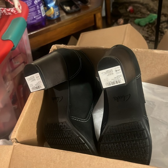 Clark's Diane Pioneer Black Leather booties size 7M, new without original box - Picture 6 of 6